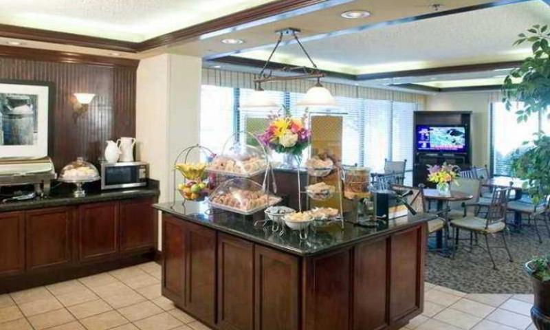 Hampton Inn I-10 & College Drive Батон-Руж Ресторан фото